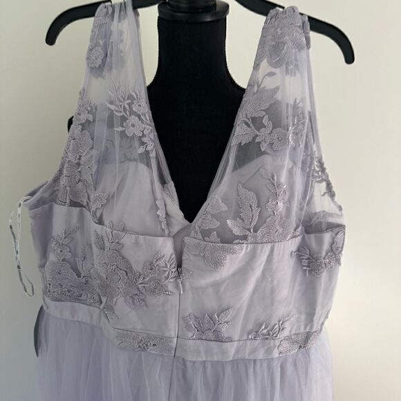 V Neck Mesh Skirt Dip Hem Midi Dress in Lilac - Picture 7 of 8